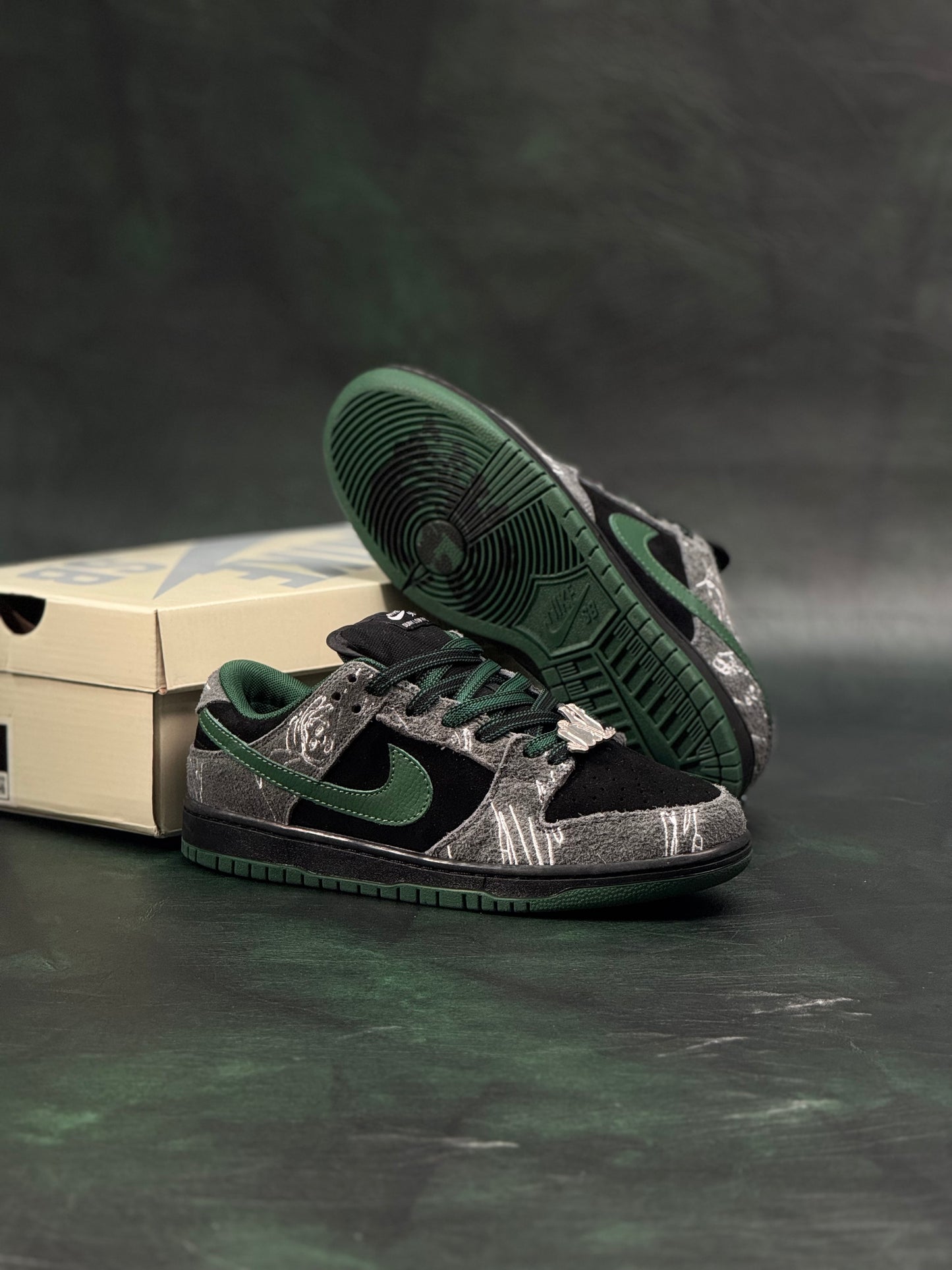 Nike Sb Dunk  Low x There Skateboards