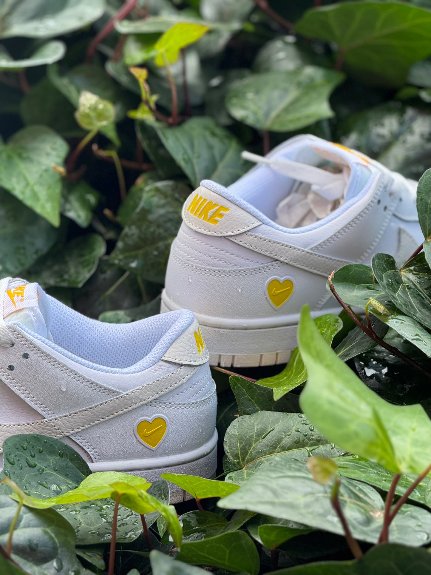 Nike Dunk Low Yellow Heart