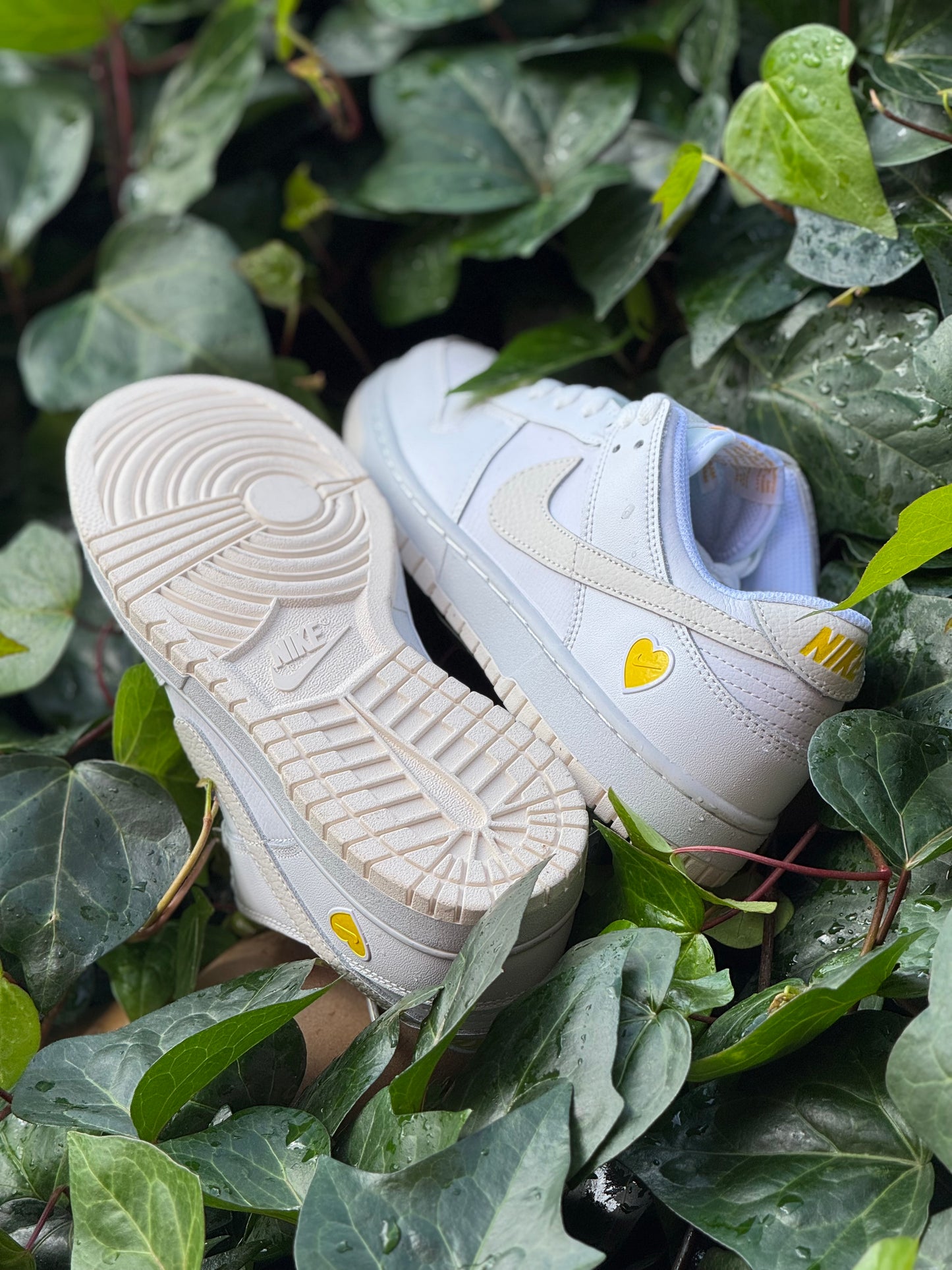 Nike Dunk Low Yellow Heart