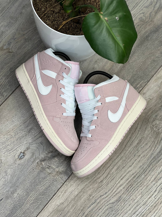 Air Jordan Retro 1 Pink