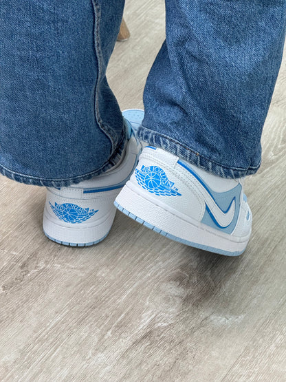 Jordan 1 Low SE Reverse Ice Blue