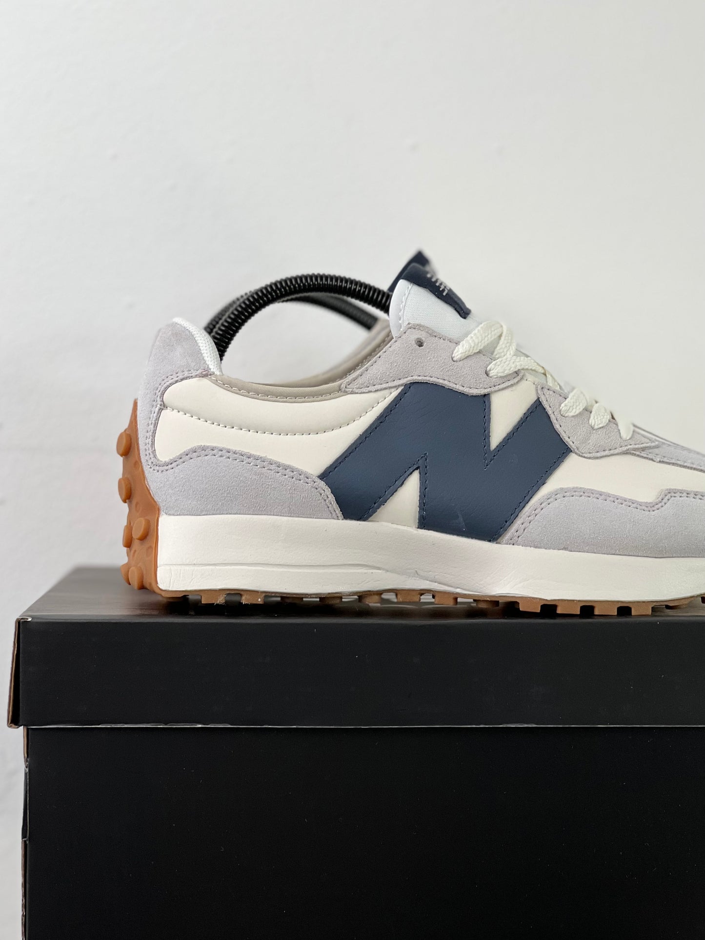 New Balance 327