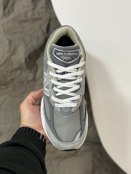 New Balance 990v6