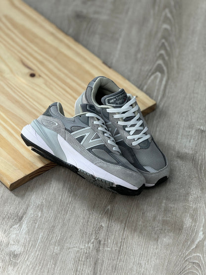 New Balance 990v6
