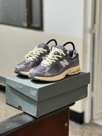 New Balance 2002r