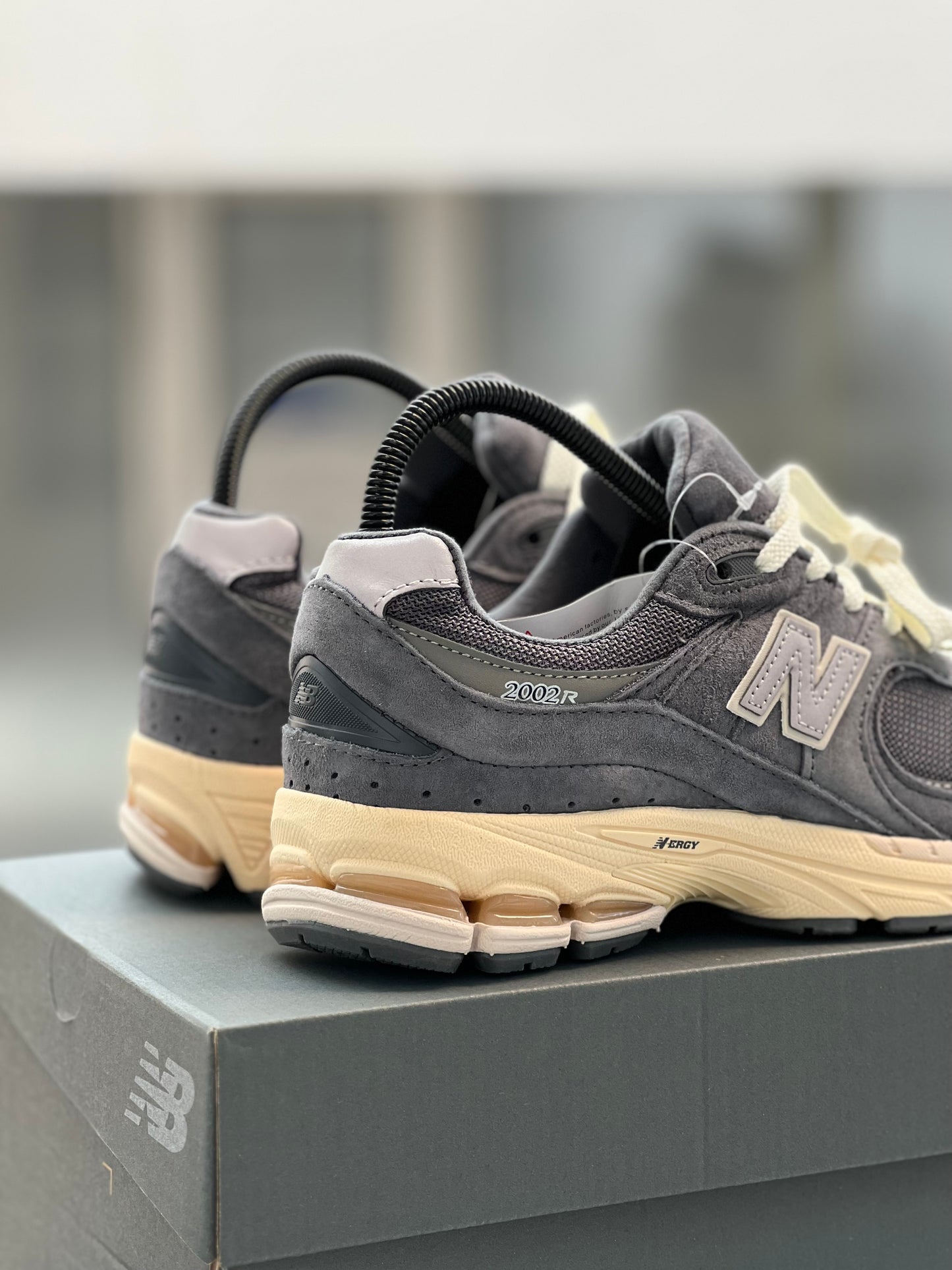 New Balance 2002r