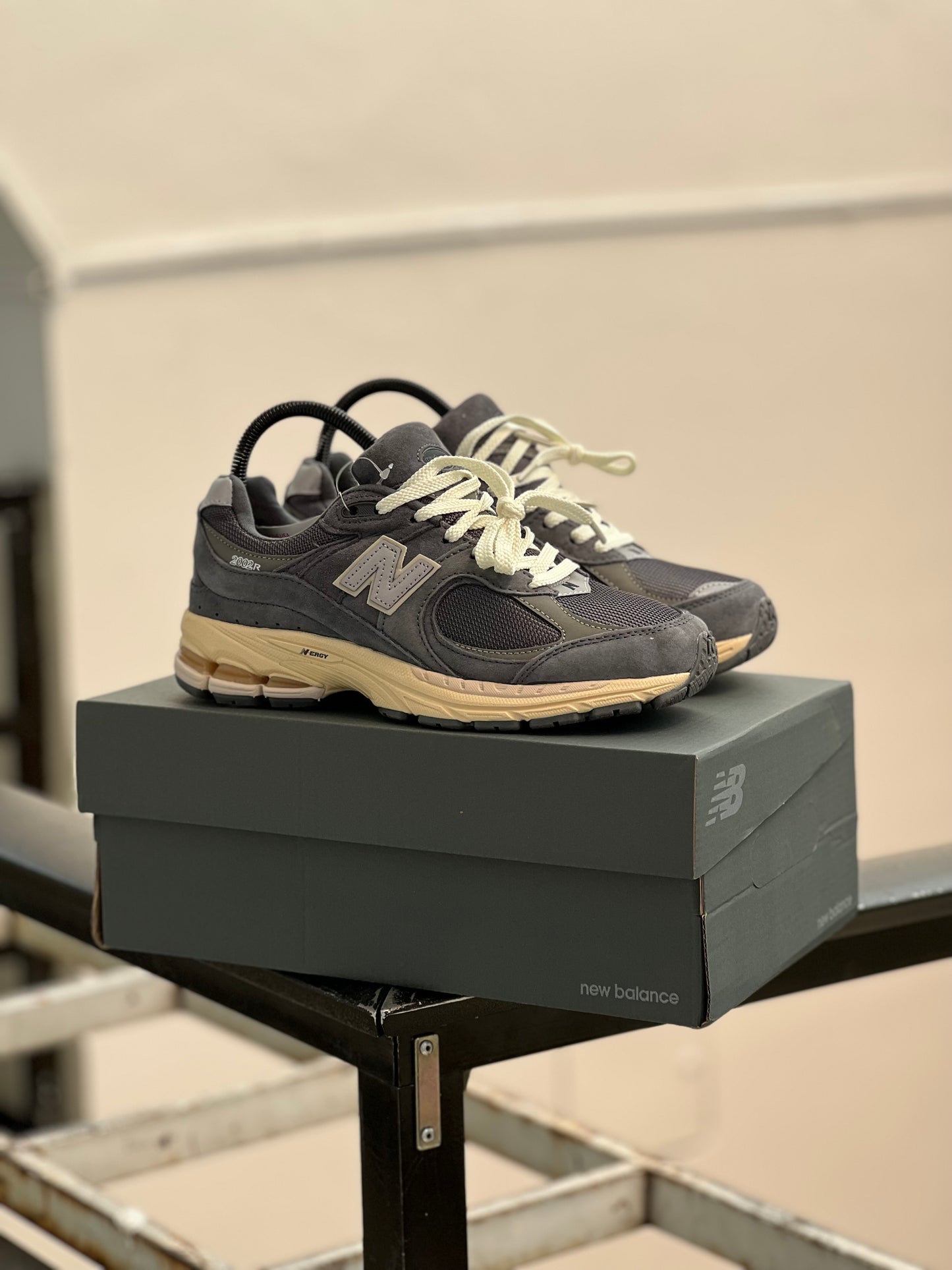 New Balance 2002r