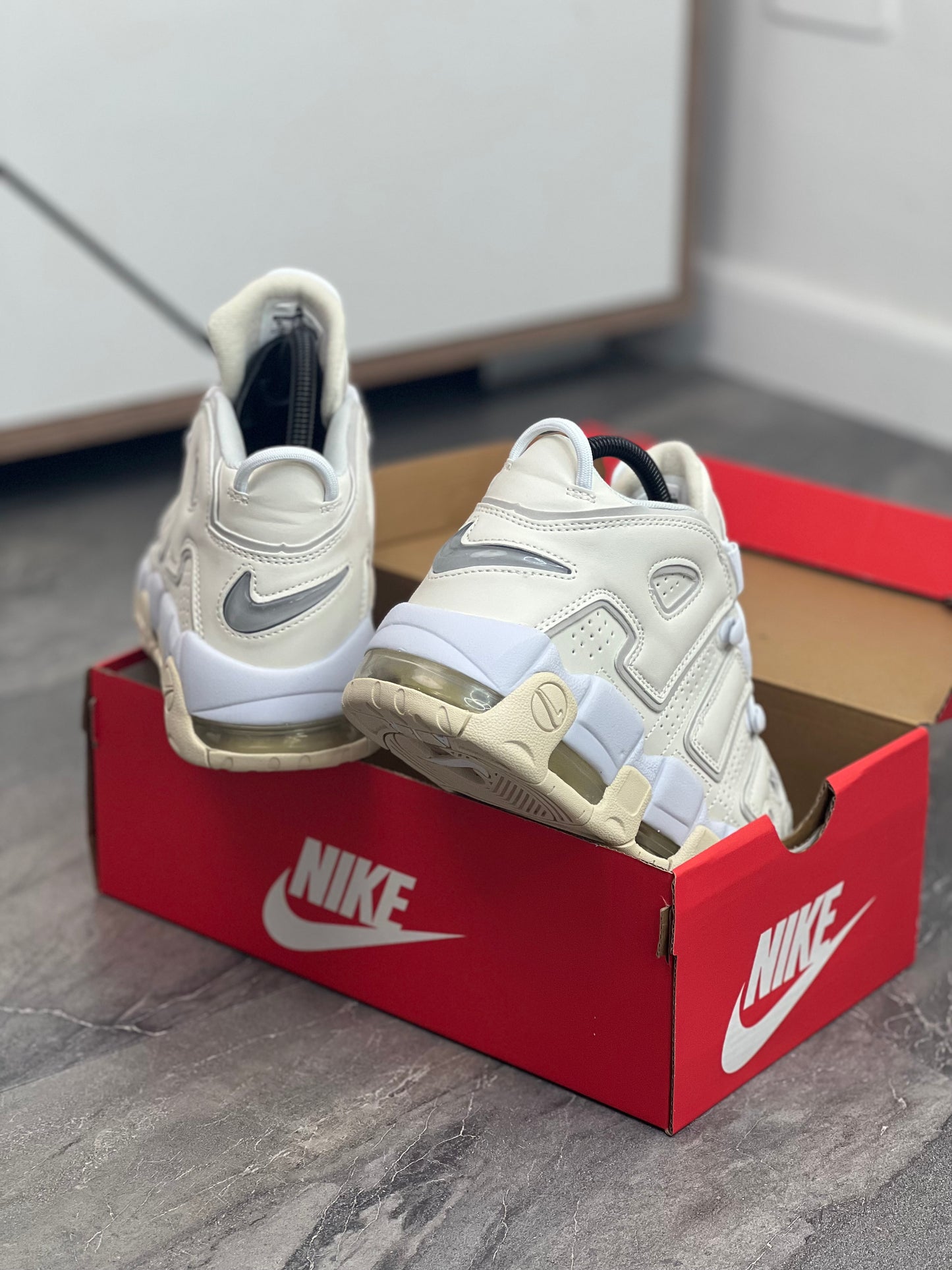 Nike Uptempo Beige