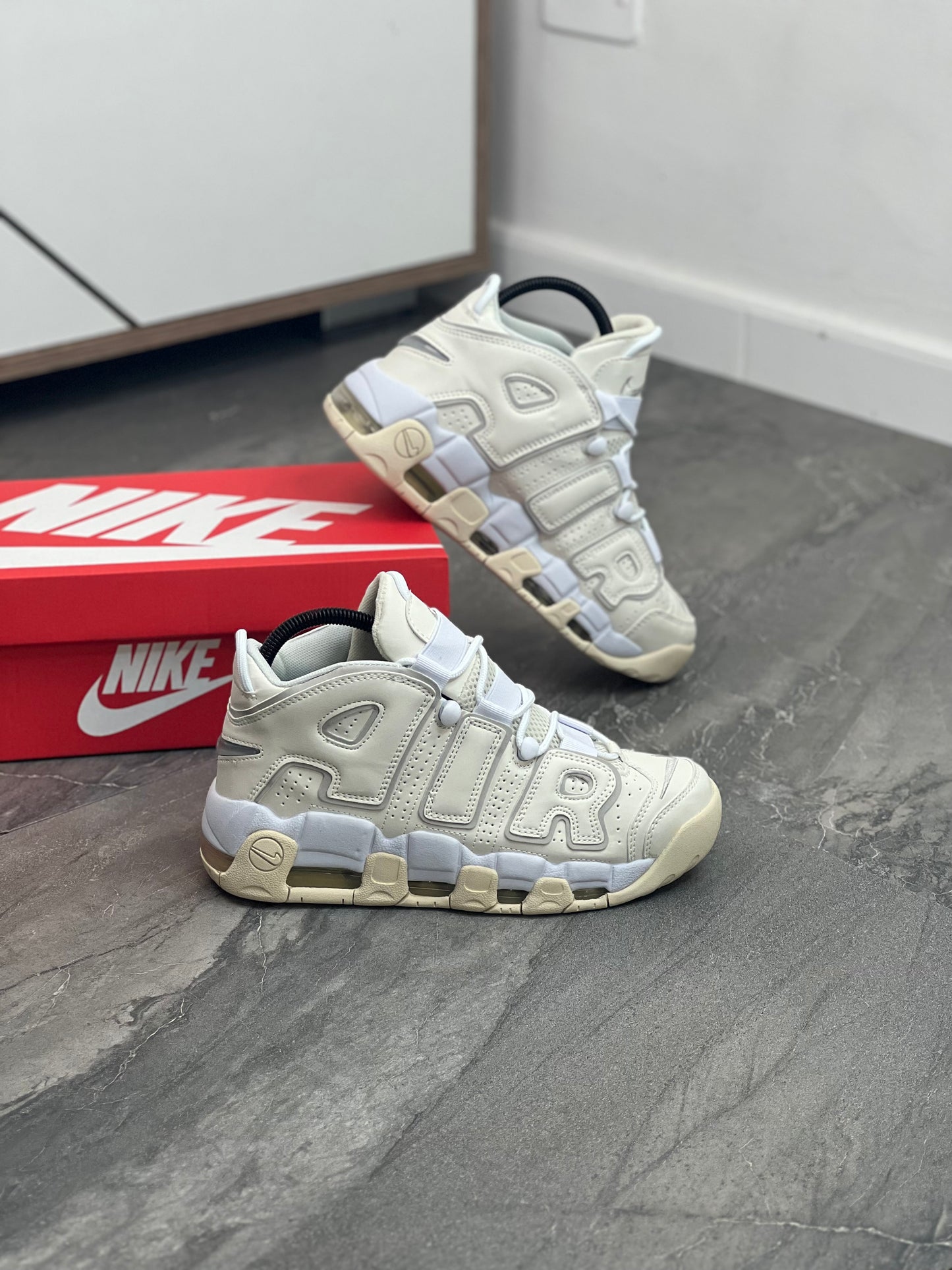 Nike Uptempo Beige