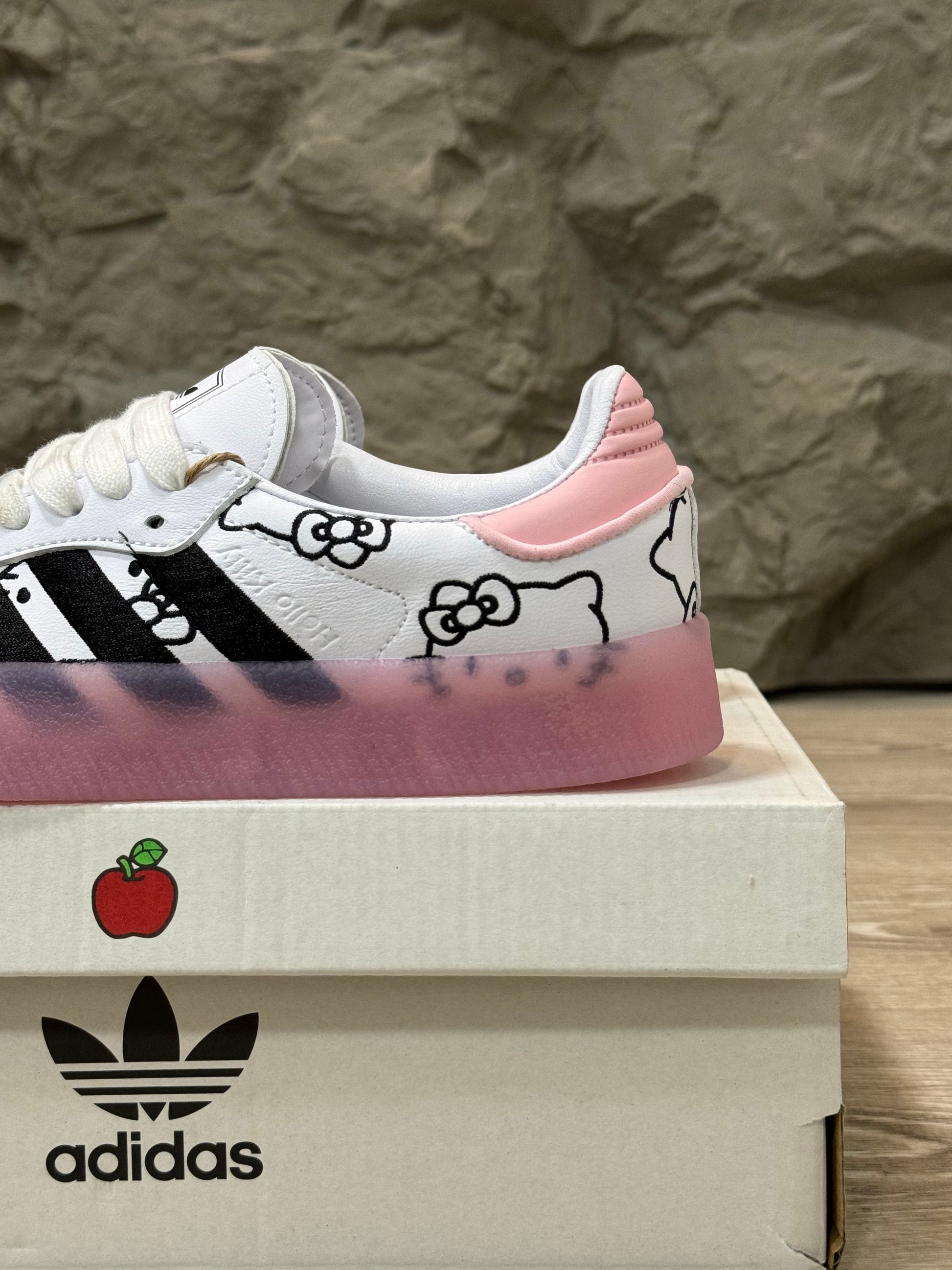 Adidas Samba 2.0 X Hello kitty workshop Adidas Samba 2.0 X Hello kitty workshop