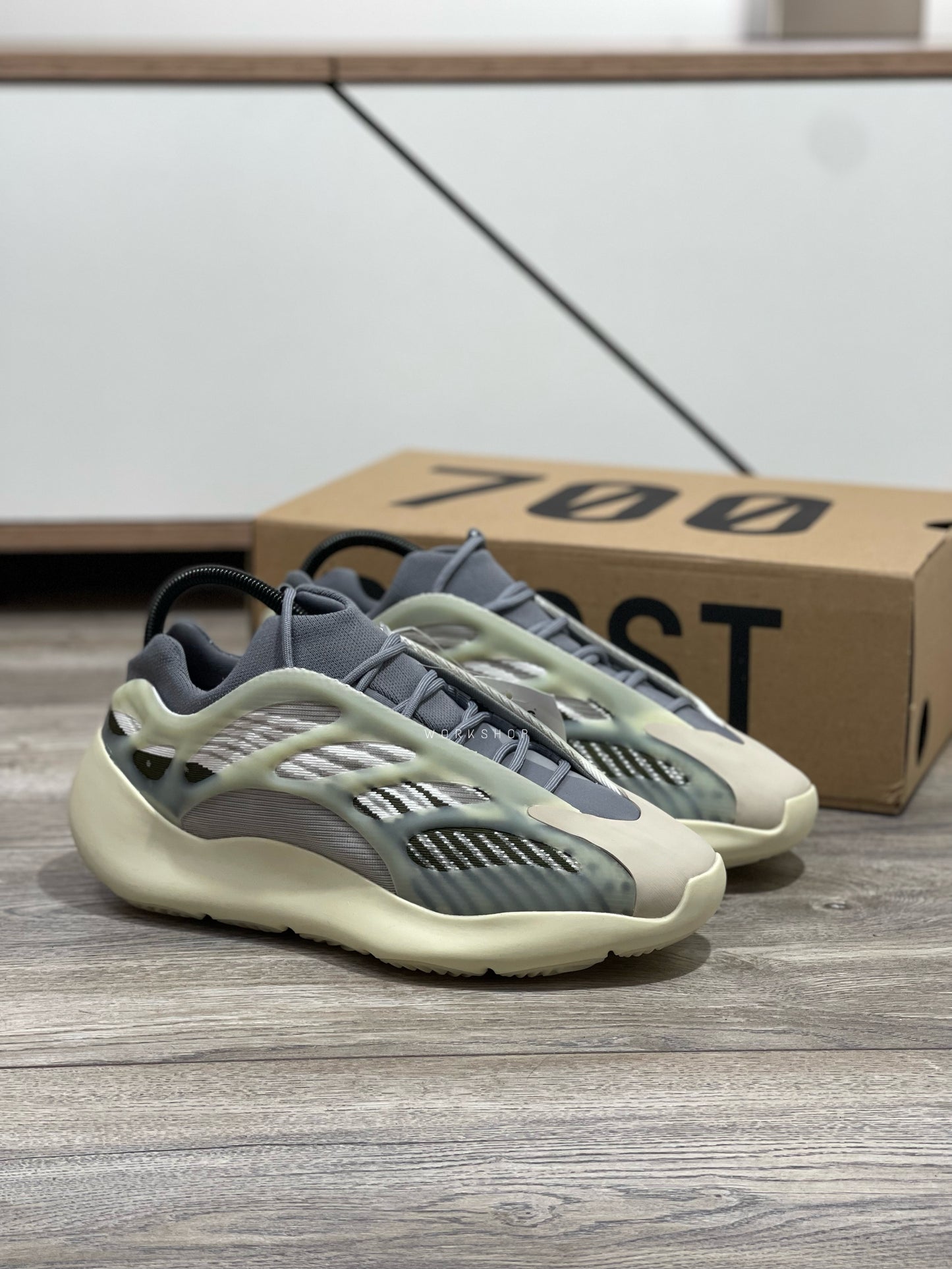 Adidas Yeezy 700 V3 Fede  Salt