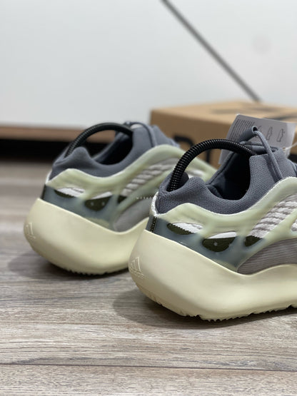 Adidas Yeezy 700 V3 Fede  Salt