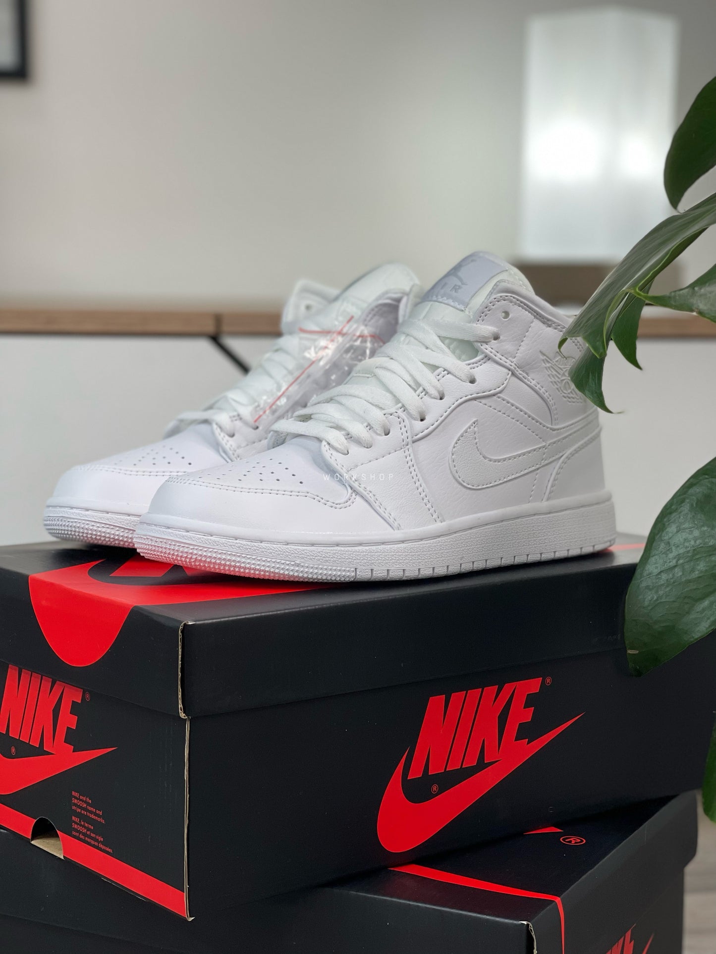 Nike Air Jordan Retro 1 Mid