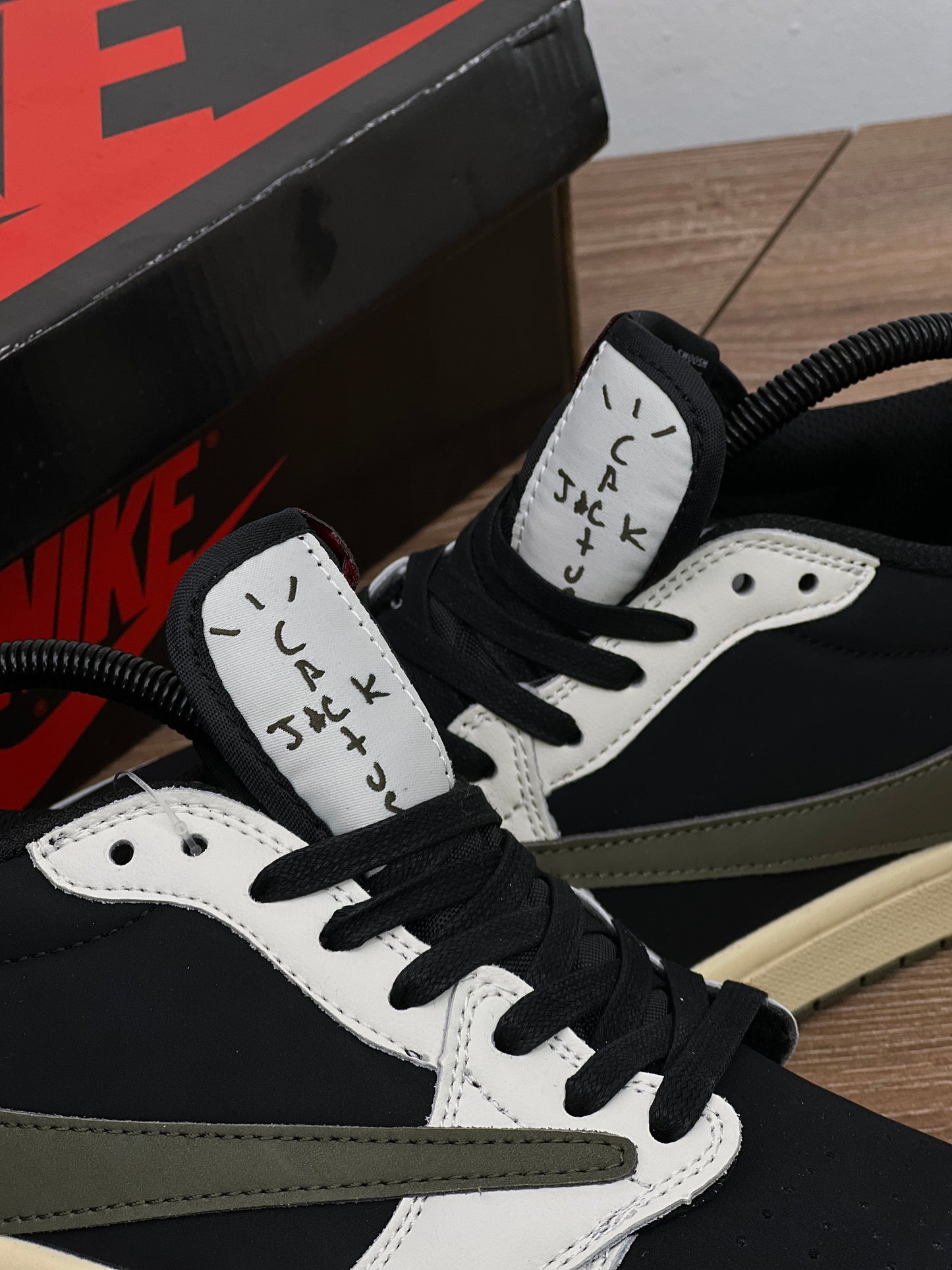 Air Jordan Retro 1 Low Travis Olive