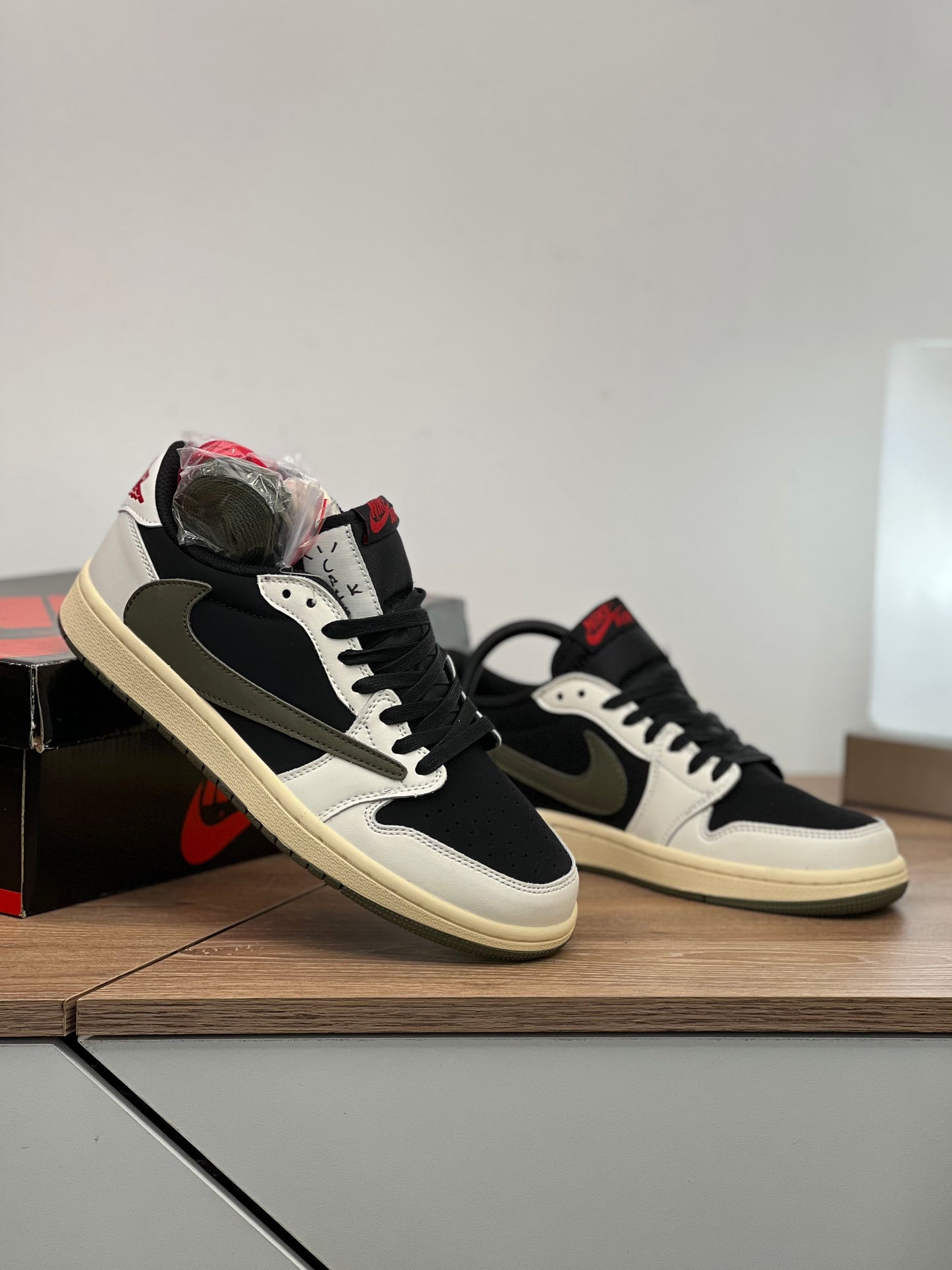 Air Jordan Retro 1 Low Travis Olive